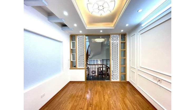 BÁN MẶT PHỐ KIM ĐỒNG, 64m2, 5 tầng, thang máy, lô góc, vỉa  hè ô tô tránh. 11 tỷ